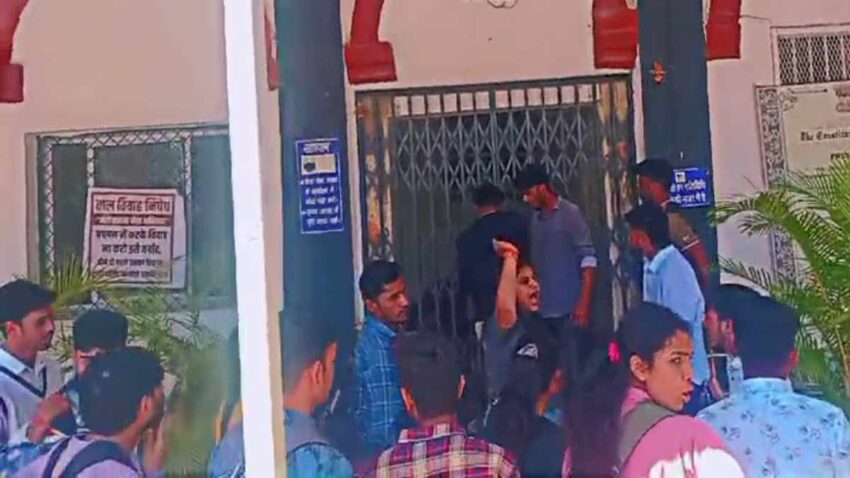 Student leaders held principal and professors hostage in Holkar Science College