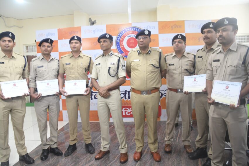 08 brave soldiers of Indore Police honored, got award for excellent policing