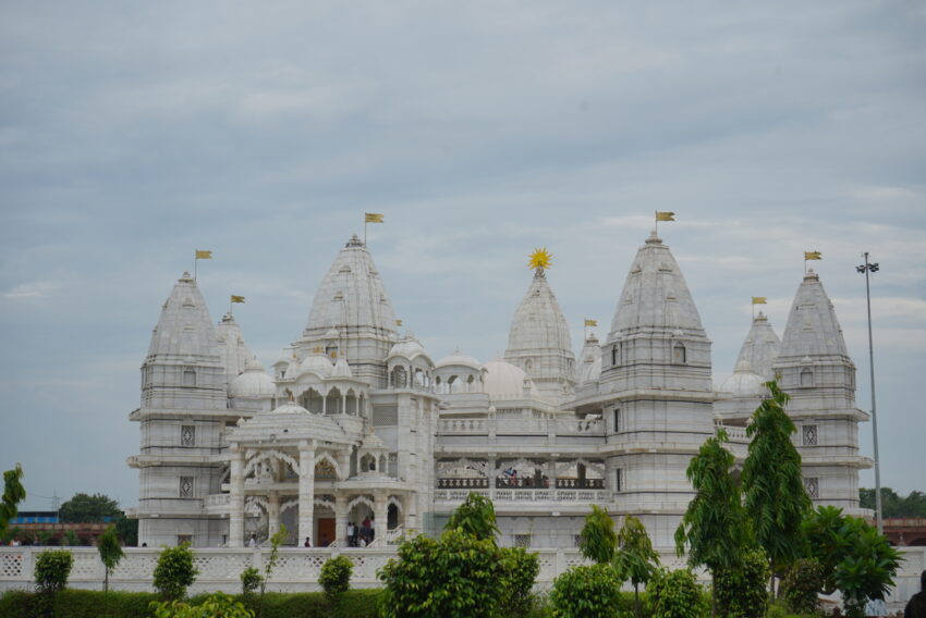 Dabra's Navagraha Temple Goes Digital Connects with 'Shri Mandir App'