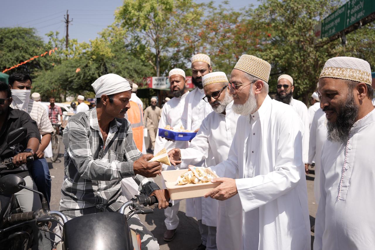 Dawoodi Bohra community's "Beat the Heat" campaign in Indore